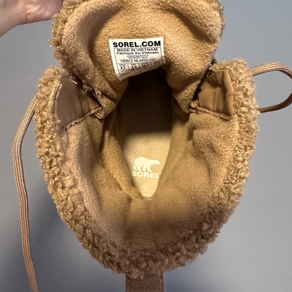 Sorel Winter Boots - Picture 6 of 10